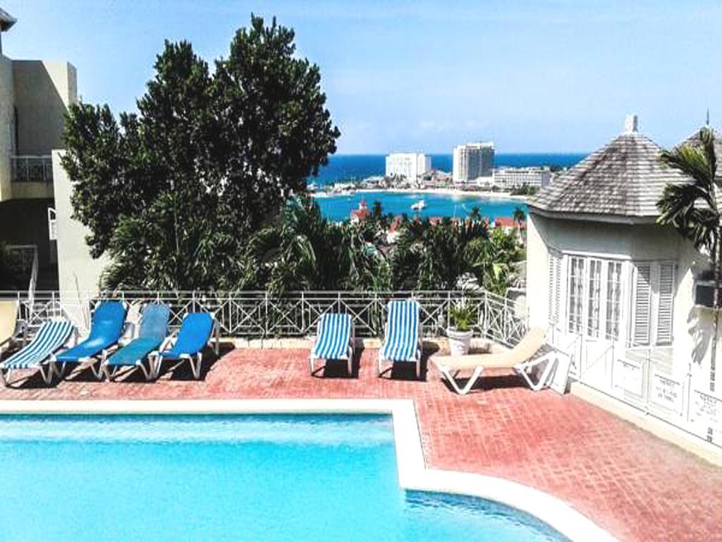 Sky Castles Apt J3 Ocho Rios Exterior photo